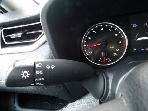 Used 2022 Toyota RAV4 XLE w/ Convenience Package image 40