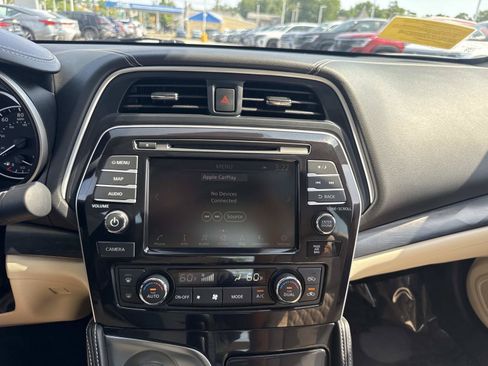 Used 2023 Nissan Maxima Platinum w/ Sport Mat Group FWD image 23