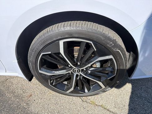 Certified 2024 Nissan Altima 2.5 SR w/ SR Premium Package FWD image 14