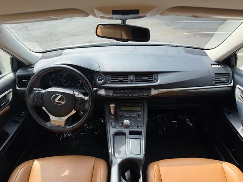 Used 2016 Lexus CT 200h w/ Seat Comfort Package FWD image 19