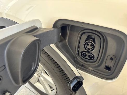Used 2025 Honda Prologue EX image 6