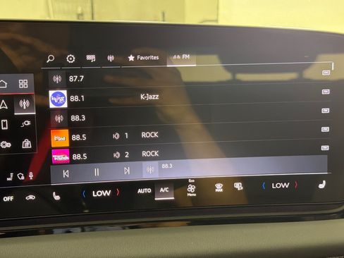 Used 2025 Audi A6 e-tron Premium w/ Ultra Package RWD image 17