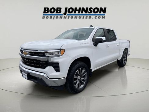 Used 2024 Chevrolet Silverado 1500 LT image 3