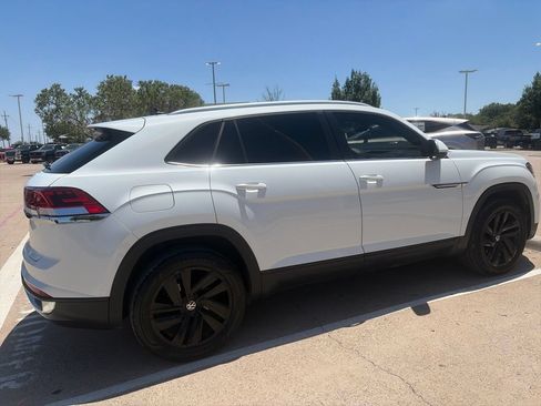 Used 2023 Volkswagen Atlas Cross Sport SE w/ Panoramic Sunroof Package FWD image 7