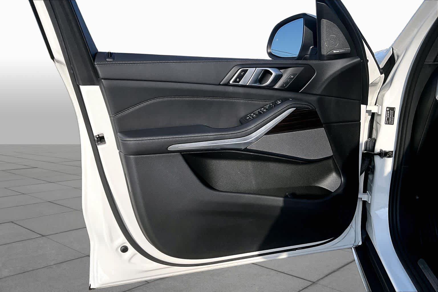Used 2025 BMW X5 sDrive40i w/ Premium Package RWD image 24