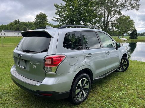 Used 2018 Subaru Forester 2.5i Premium w/ All-Weather Package AWD/4WD image 10