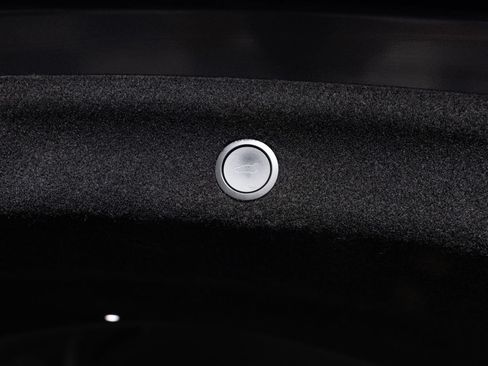 Used 2026 Tesla Model Y AWD image 21