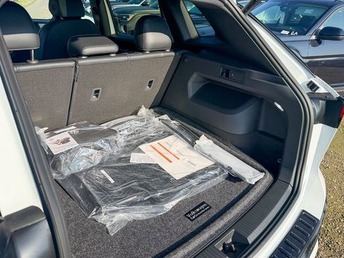 New 2026 Volkswagen Tiguan SE R-Line FWD image 26