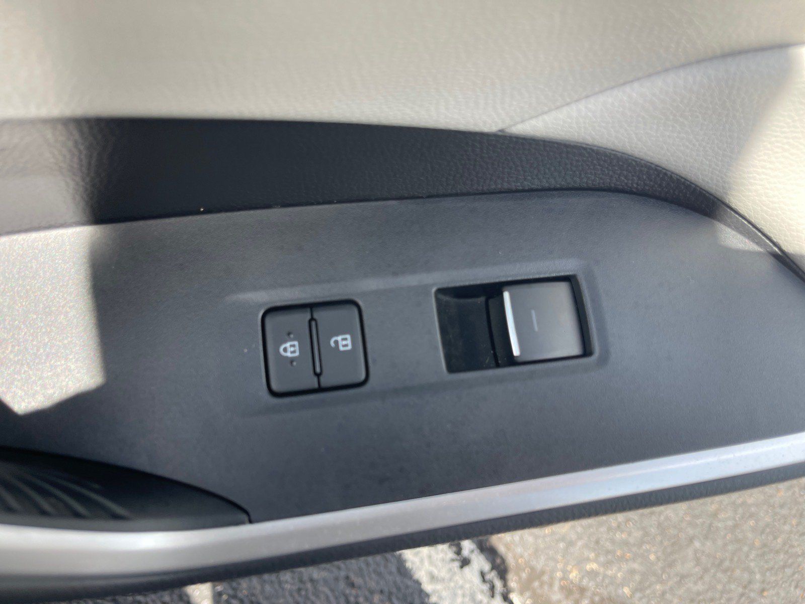 Used 2025 Toyota RAV4 XLE w/ Convenience Package FWD image 20