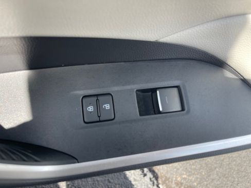 Used 2025 Toyota RAV4 XLE w/ Convenience Package FWD image 20