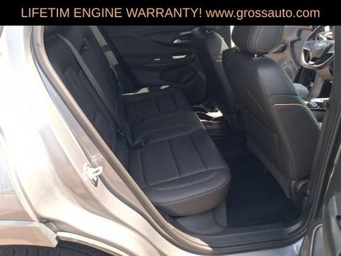Used 2025 Buick Envista Avenir FWD image 32