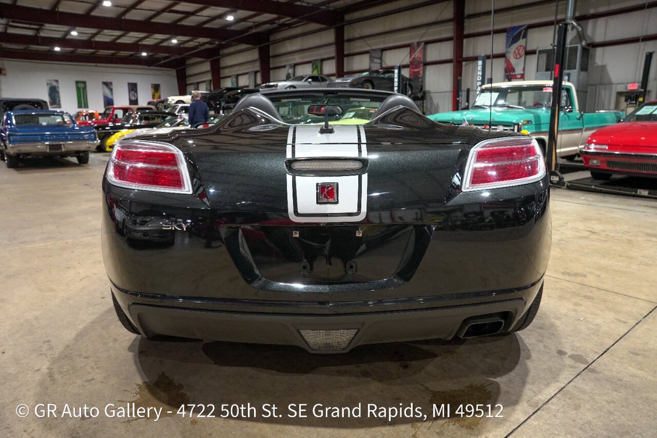 Used 2008 Saturn Sky Carbon Flash RWD image 7