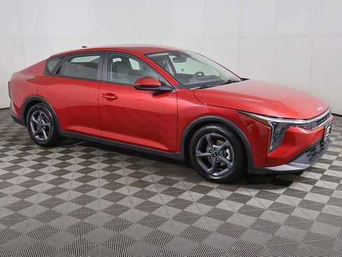 Used 2025 Kia K4 FWD image 12