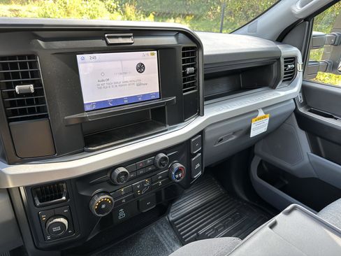 New 2026 Ford F350 XL w/ XL Chrome Package image 24