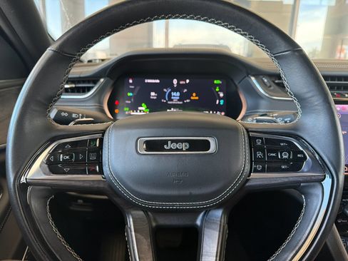Used 2023 Jeep Grand Cherokee Overland w/ Advanced Protech Group III AWD/4WD image 27