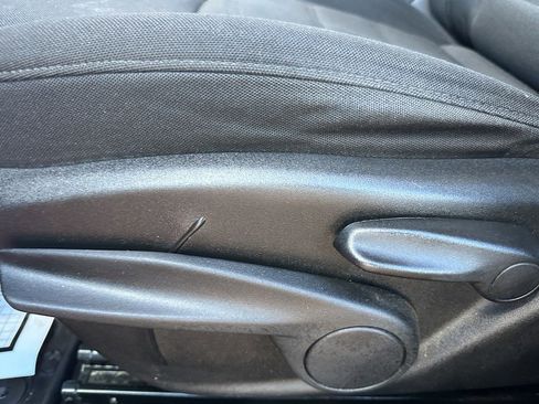 Used 2018 Jeep Renegade Latitude w/ Cold Weather Group image 20