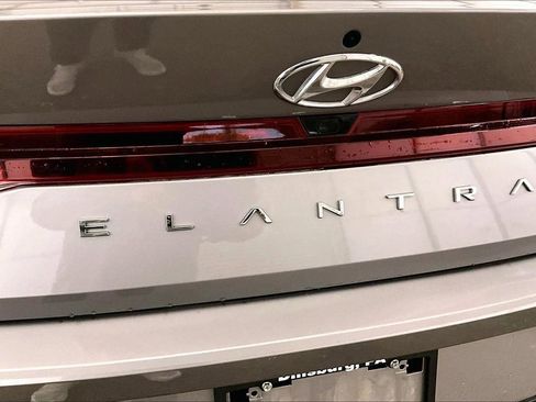 Used 2022 Hyundai Elantra SEL w/ Cargo Package image 13