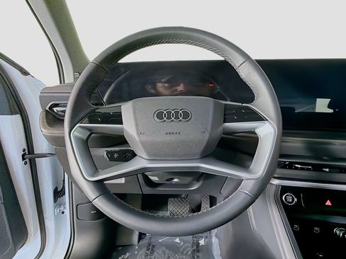 Certified 2025 Audi Q5 Premium w/ Premium Plus AWD/4WD image 10