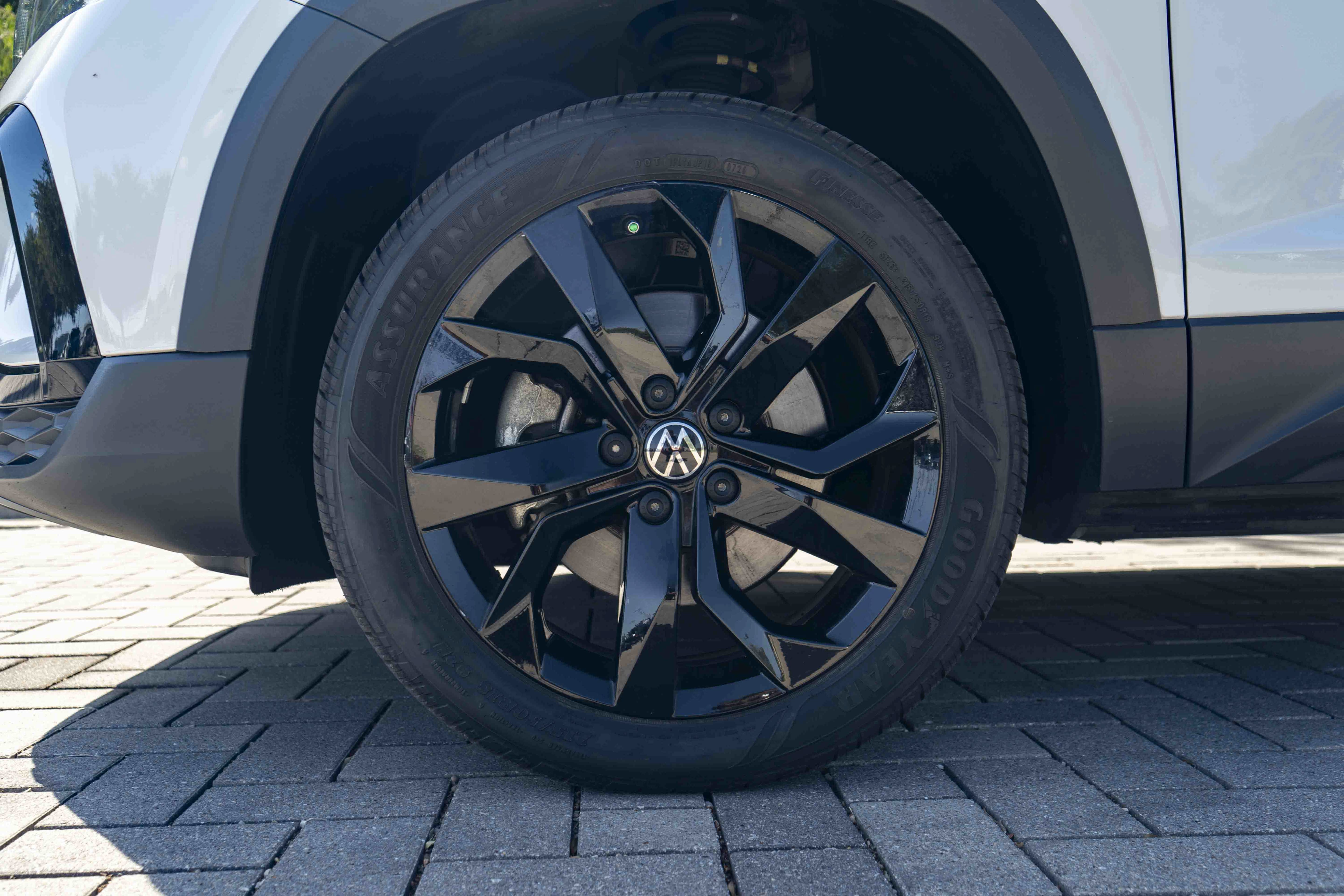 Certified 2023 Volkswagen Taos SE w/ Panoramic Sunroof Package FWD image 13