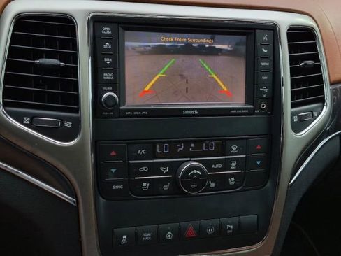 Used 2011 Jeep Grand Cherokee Overland Summit image 16