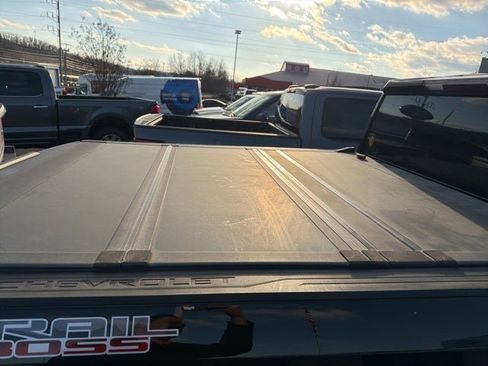 Used 2019 Chevrolet Silverado 1500 Custom Trail Boss w/ Custom Convenience Package image 15