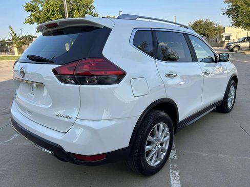 Used 2017 Nissan Rogue SV image 5