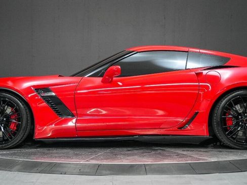 Used 2017 Chevrolet Corvette Z06 RWD image 12