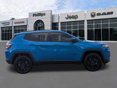 New 2026 Jeep Compass Latitude image 2