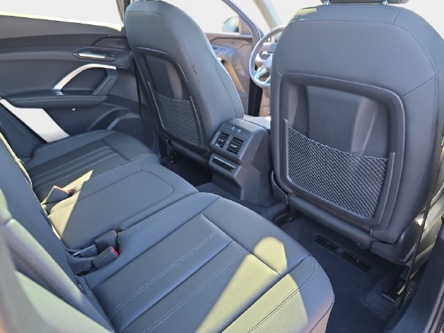 Used 2025 Audi Q5 Premium w/ Convenience Package AWD/4WD image 13
