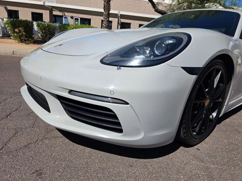 Used 2018 Porsche 718 Cayman Coupe image 13
