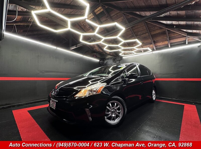 Used 2014 Toyota Prius V Two FWD image 2