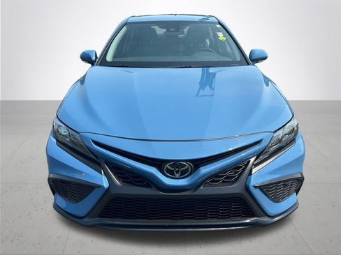 Used 2024 Toyota Camry SE FWD image 3