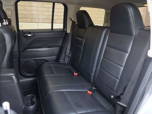 Used 2016 Jeep Patriot High Altitude AWD/4WD image 18