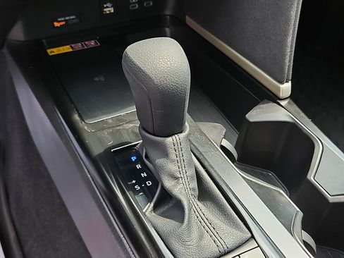 Used 2025 Toyota Camry LE w/ Convenience Package FWD image 14