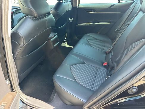 Used 2021 Toyota Camry SE FWD image 14