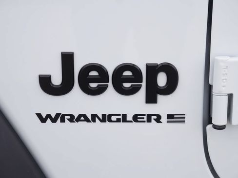 Used 2025 Jeep Wrangler Unlimited Sport AWD/4WD image 13