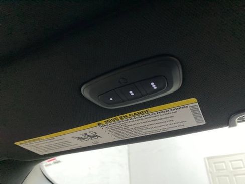 Used 2025 Chrysler Pacifica Select FWD image 57