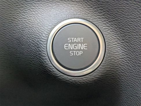 New 2025 Volvo XC40 B5 Plus w/ Protection Package Premier image 29