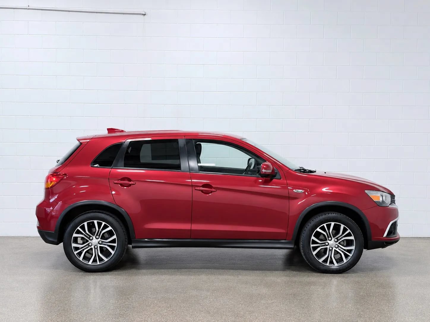 Used 2019 Mitsubishi Outlander Sport SE AWD/4WD image 2