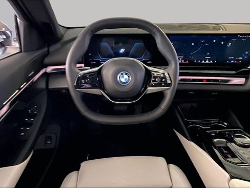 Used 2024 BMW i5 eDrive40i w/ M Sport Package RWD image 5