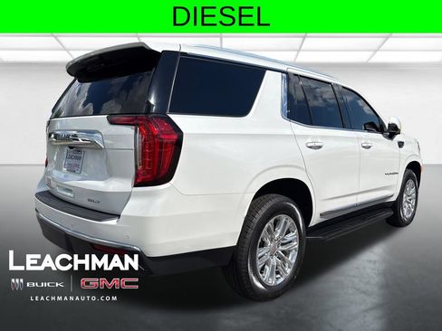 Certified 2021 GMC Yukon SLT w/ SLT Premium Package AWD/4WD image 3