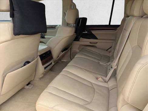 Used 2016 Lexus LX 570 4WD image 19