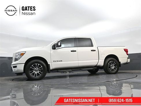 Used 2024 Nissan Titan SV w/ SV Convenience Package image 37