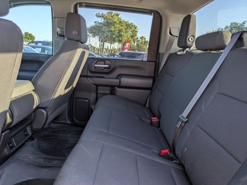 Certified 2024 Chevrolet Silverado 2500 Custom image 17