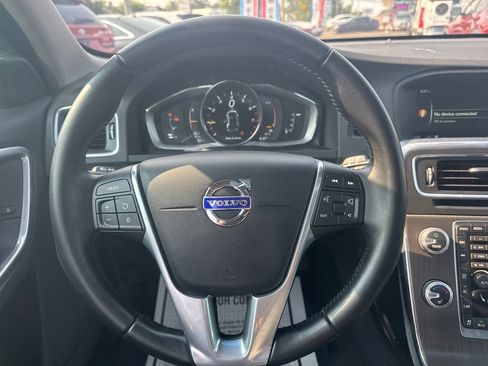 Used 2016 Volvo V60 T5 Premier w/ Convenience Package FWD image 14