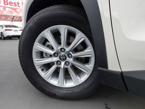 Certified 2024 Toyota Grand Highlander XLE image 13