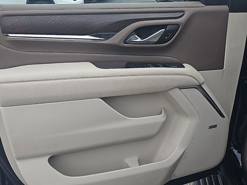 Used 2022 GMC Yukon XL Denali w/ Denali Ultimate Package image 11