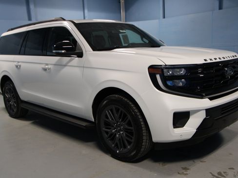 New 2026 Ford Expedition Max Platinum w/ Stealth Appearance Package AWD/4WD image 1