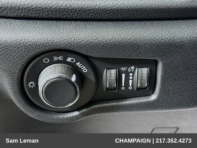 New 2027 Chrysler Pacifica Select FWD image 10