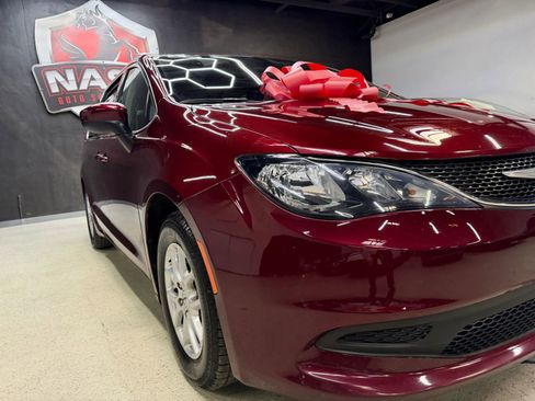 Used 2021 Chrysler Voyager Lxi image 5